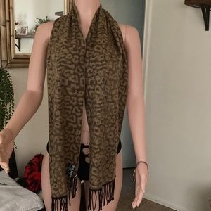 NWT Steve Madden scarf